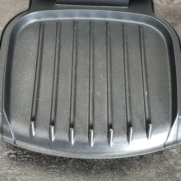 George Foreman 2-serving grill. - Picture 3 of 5